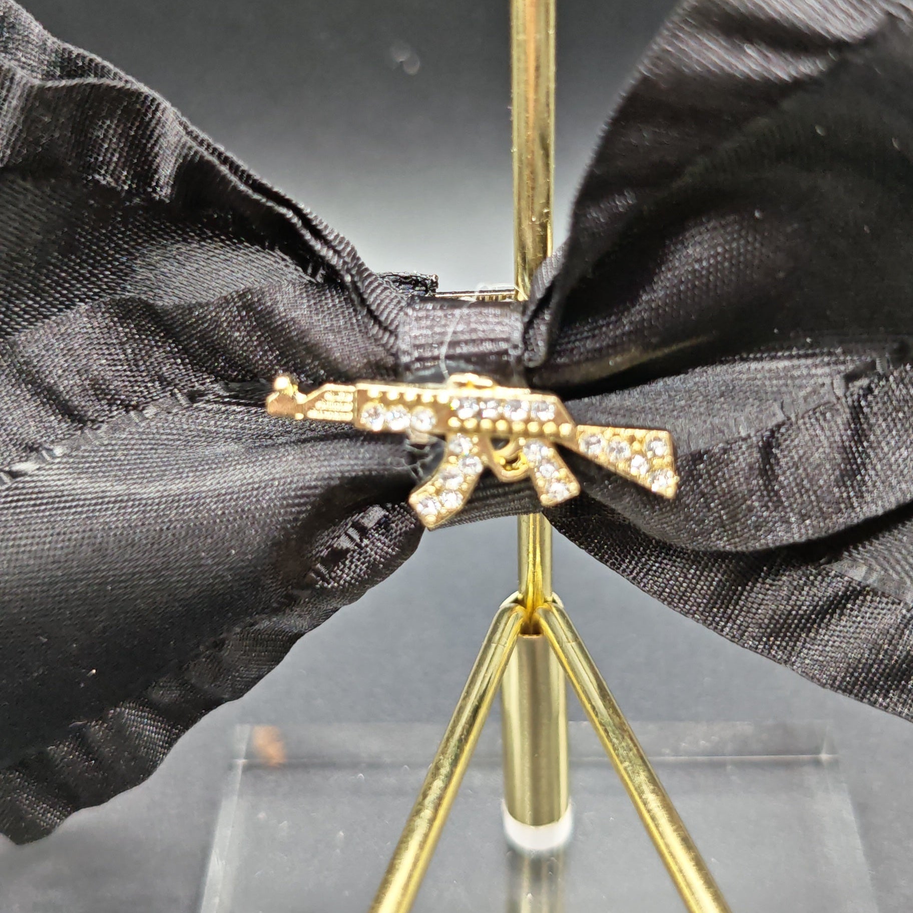 Peligrosooo - gold no tails